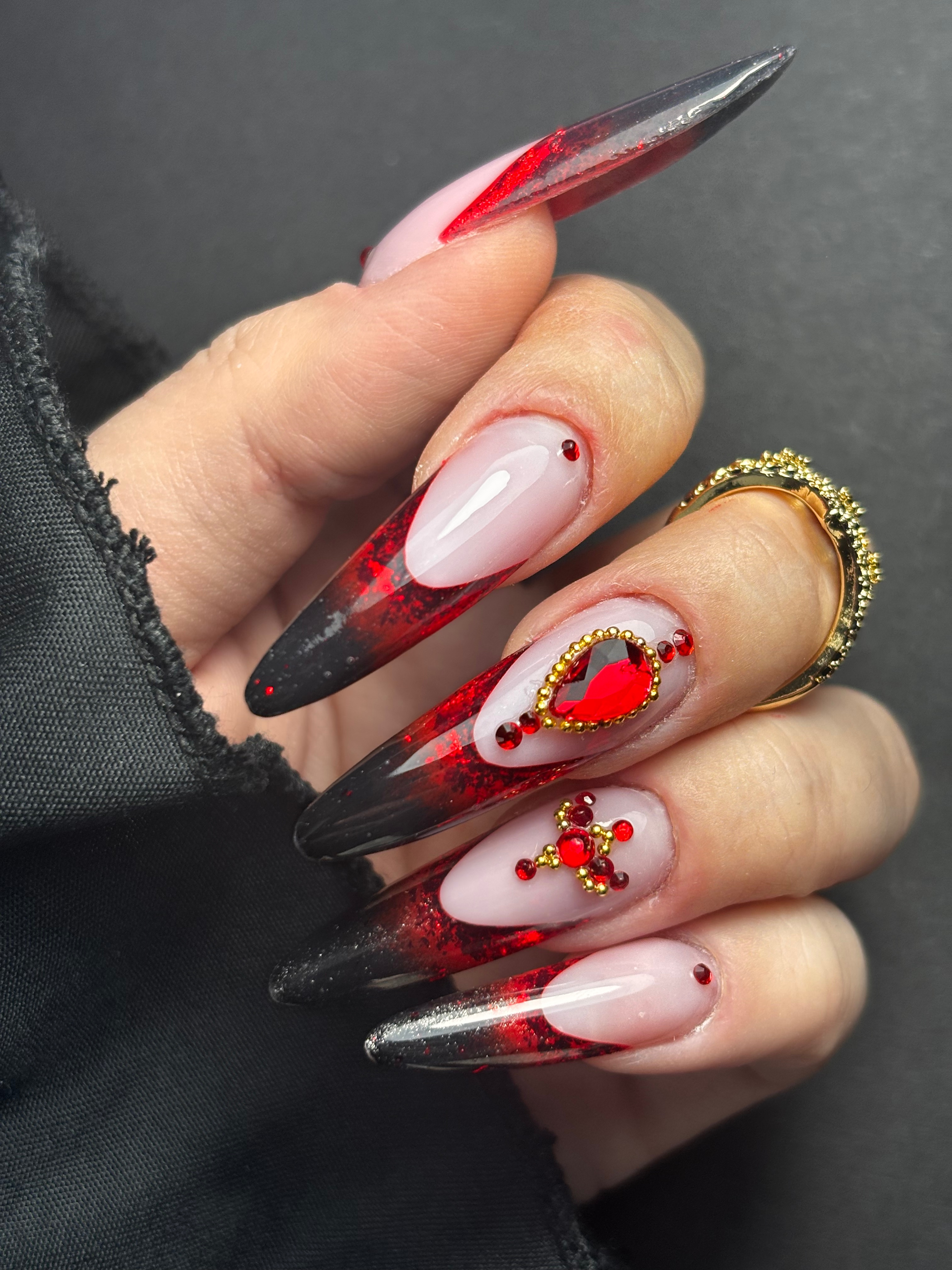 Profesjonalna stylizacja paznokci - przykład pracy Magdaleny Mikurdy